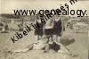 Adomas ir Albertas su merginomis Kauno paplūdimyje prie Nemuno apie 1930 m